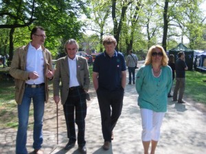 A part of the Clansmen delegation